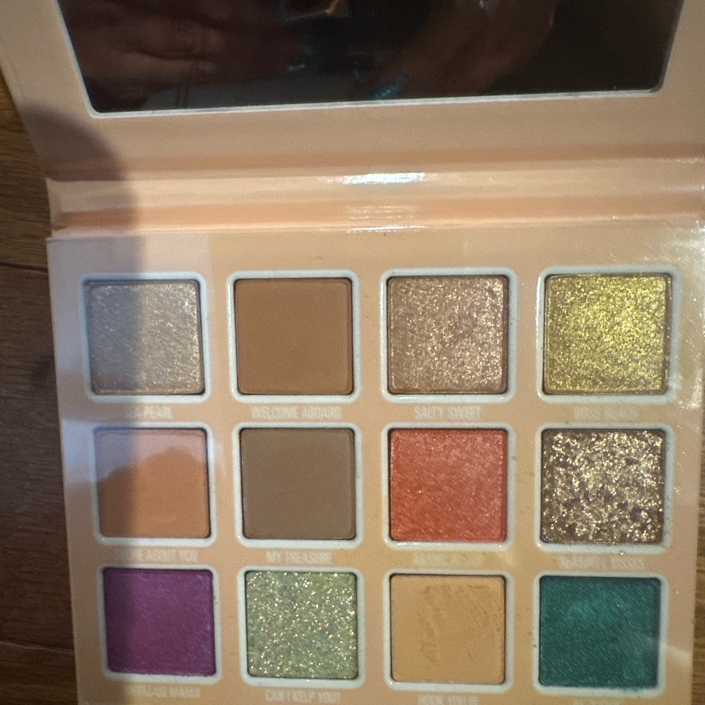 Kylie Jenner Under the Sea Pressed Powder Eyeshadow Palette